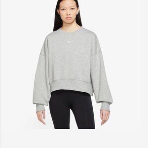 Nike Women's Light Gray Crewneck Sweatshirt